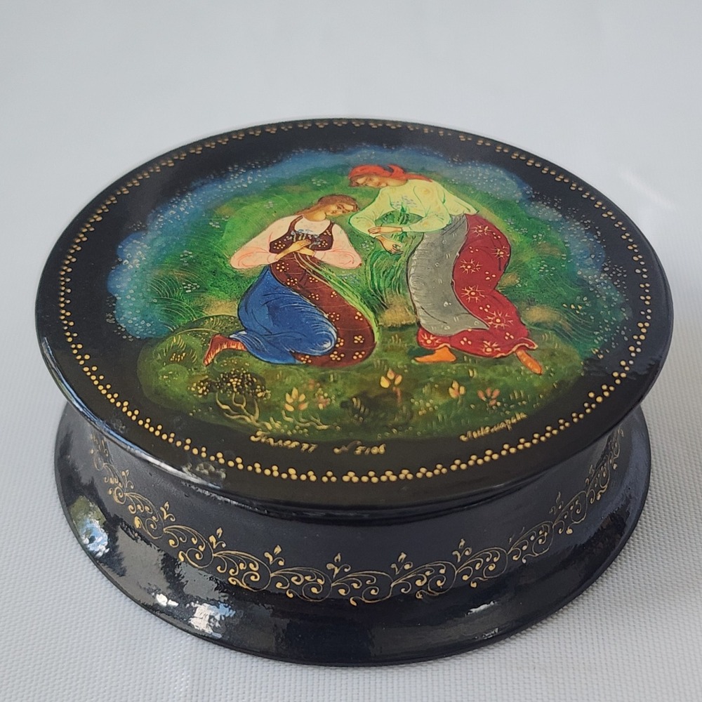 USSR Hand‎ Painted Palekh Lacquer Trinket Box Russian Folk Art Signed Original